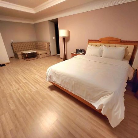 Gwangju Metropolitan City Gwangju Empire Hotel מראה חיצוני תמונה