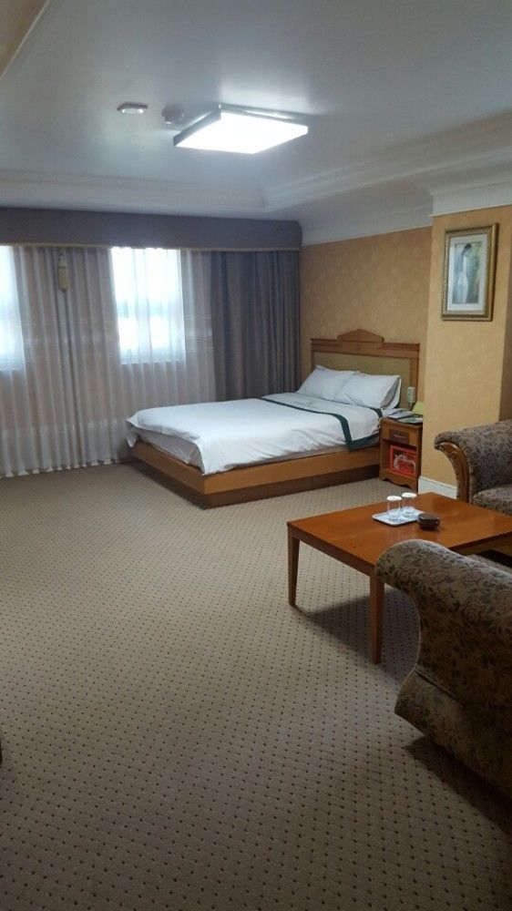 Gwangju Metropolitan City Gwangju Empire Hotel מראה חיצוני תמונה